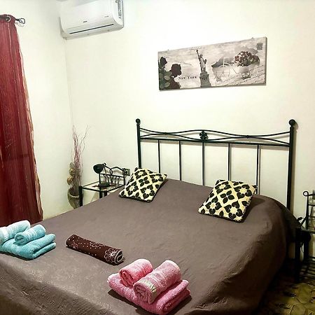Olbia La Maison De Famille Alloggio Privato Con Cucina Exterior foto